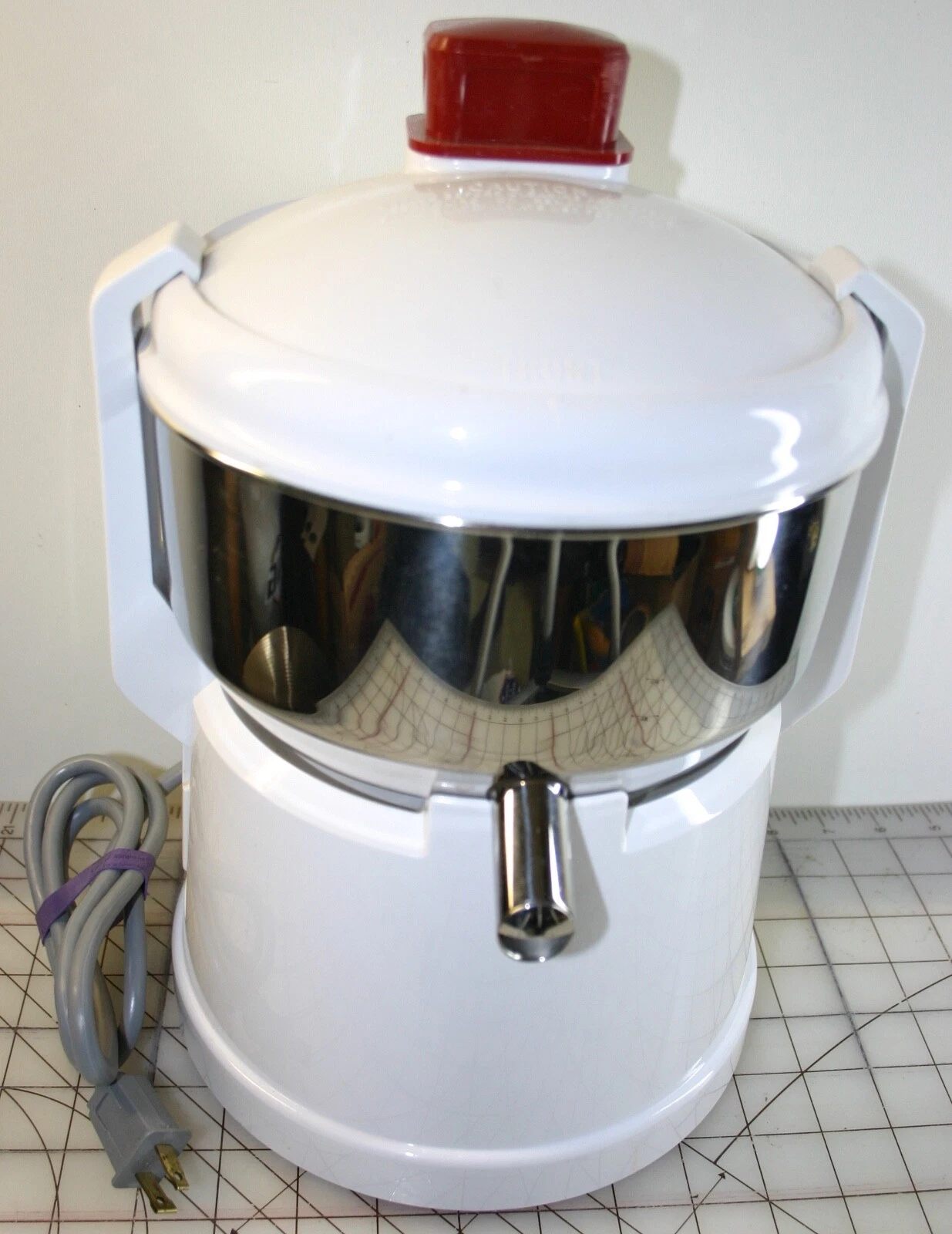 OMEGA JUICER MODEL 1000, GREAT CONDITION