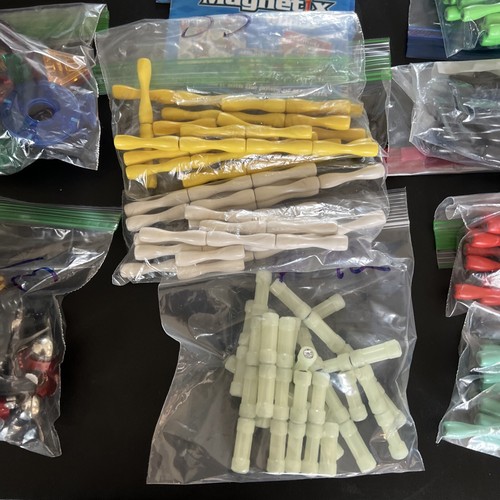 Lot Of 878 Pcs Mega Bloks Fasteners Construction Toys fasteners. - Picture 5 of 24
