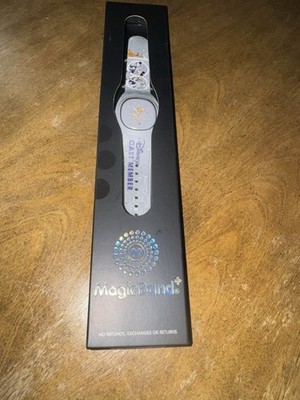 Disney Magic Band Plus + Decades 100 Cast Member Tinkerbell MagicBand