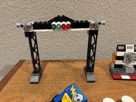 LEGO Juniors Set 10667, 10683 and 10673. 3 sets, all 99% complete, box + manuals