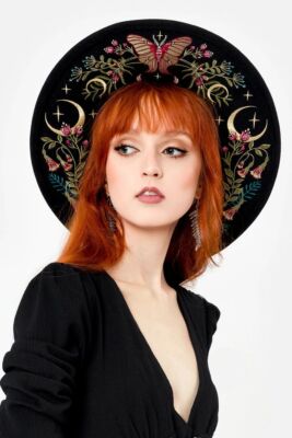 Restyle Hut Hexenhut Gothic Wilderwood Motte breite Krempe schwarz Wolle Mond