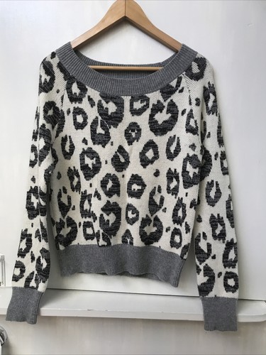 Gap Gray Cream Animal Leopard Print 
