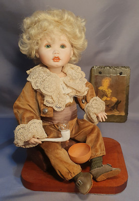 Porzellanpuppe ''Spielzeit im Herbst'' (149) 13'' (33 cm) von Connie's Dolls, 1990