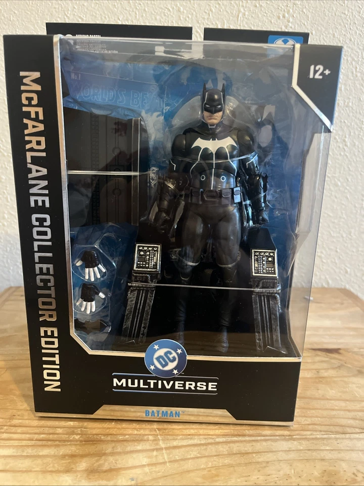 Silla McFarlane Toy DC Multiverse Edición Coleccionista Darkseid War Batman y Mobius Foto 4 de 4