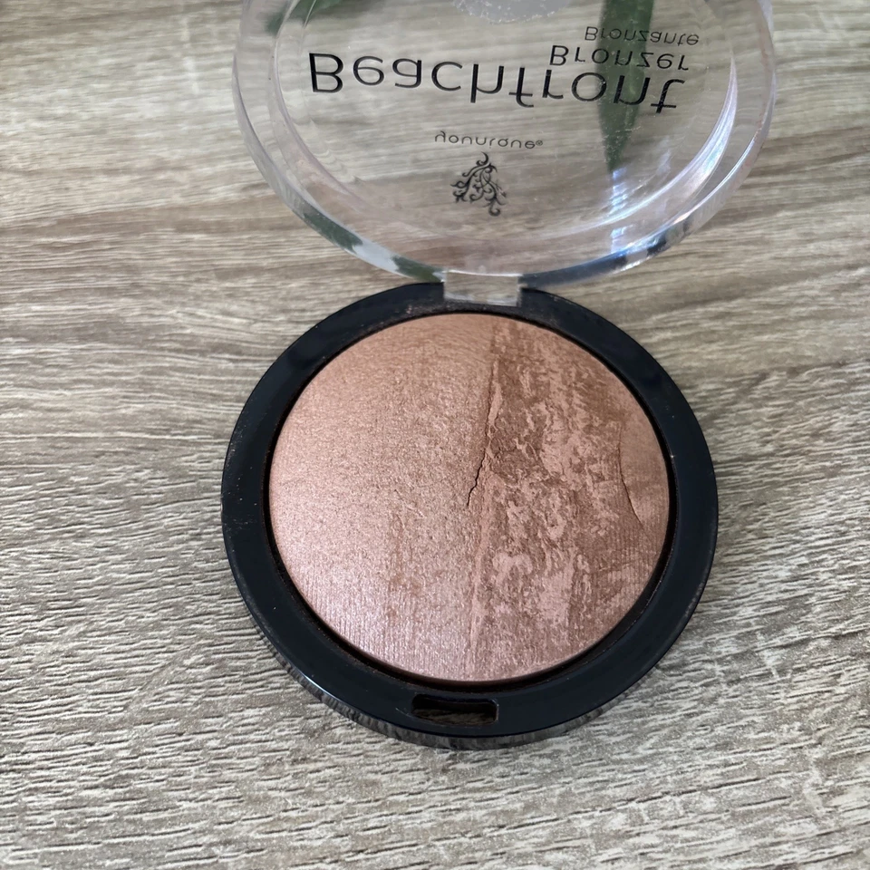 Bronceador Younique frente a la playa Hermosa 0,2 oz/5,8 g Foto 3 de 4