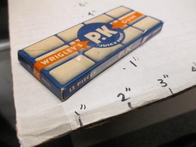 WRIGLEY'S P.K. chewing gum box 1940s EMPTY Canada bi-lingual JUICY FRUIT #3E-C