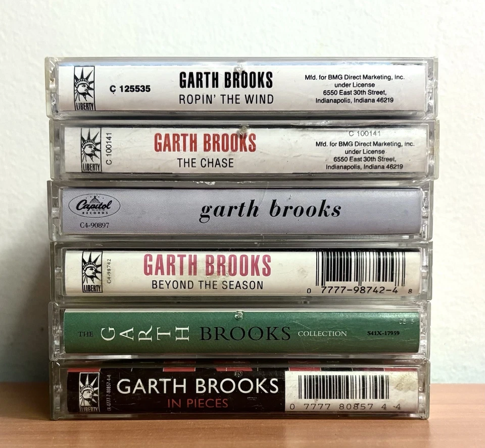 Garth Brooks Cassette Tape Lot (6): Beyond The Season, Ropin The Wind, The Chase - Image 2 of 4