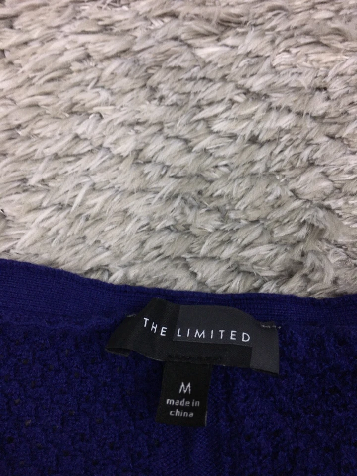 Top suéter ligero The Limited para mujer talla mediana azul botón trasero Foto 4 de 4