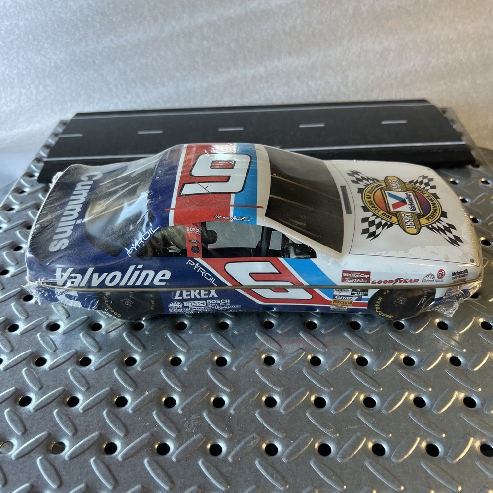 SEALED New NASCAR Mark Martin #6 1995 Thunderbird Commemorative Car Tin NIP