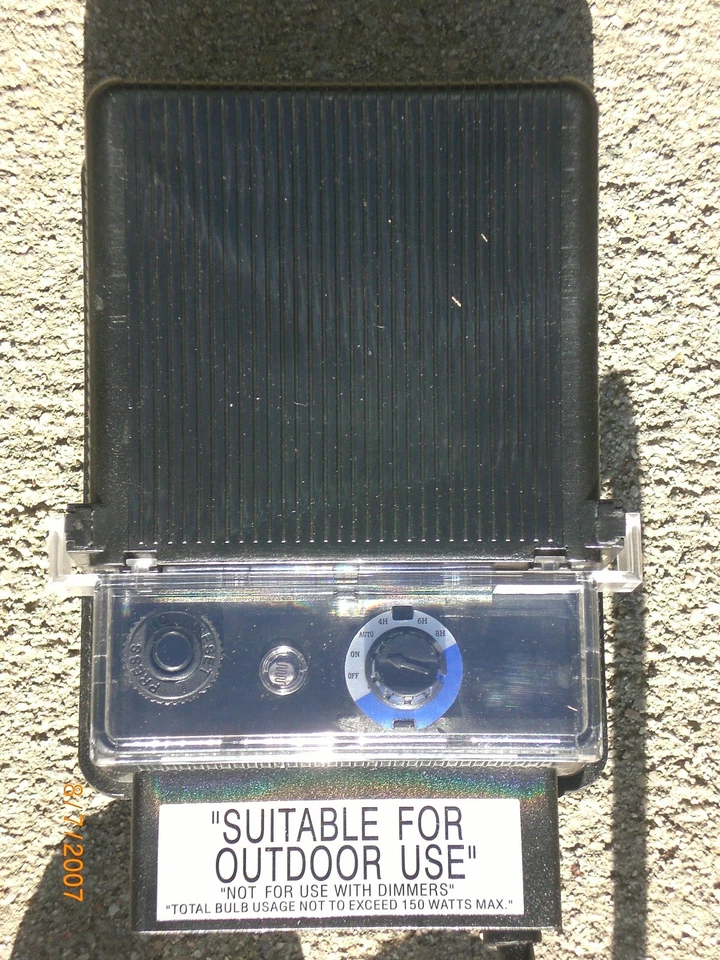 Open-box 150 WATT 12V LOW VOLTAGE LANDSCAPE LIGHTING TRANSFORMER LED COMPATIBLE - Image 3 of 4