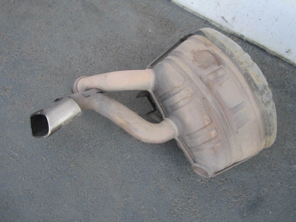 Silenciador de escape trasero izquierdo em109140 Porsche 911 3,6 L 2005 2006 2007 2008 OEM Foto 2 de 4