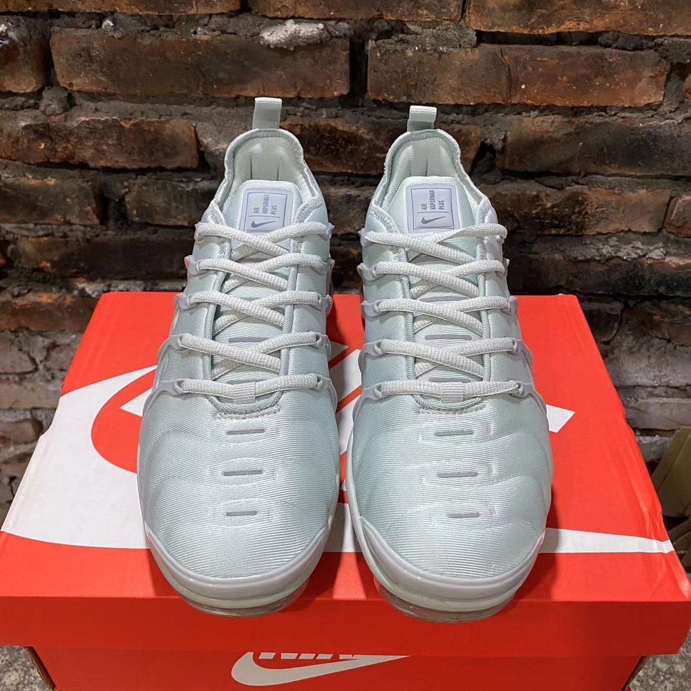 DS Nike Air Vapormax Plus TN Silver size 7-12 men's running shoes