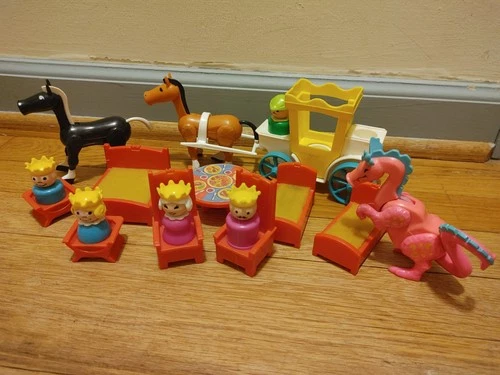 Vintage Fisher Price Little People 1974 Castle Set