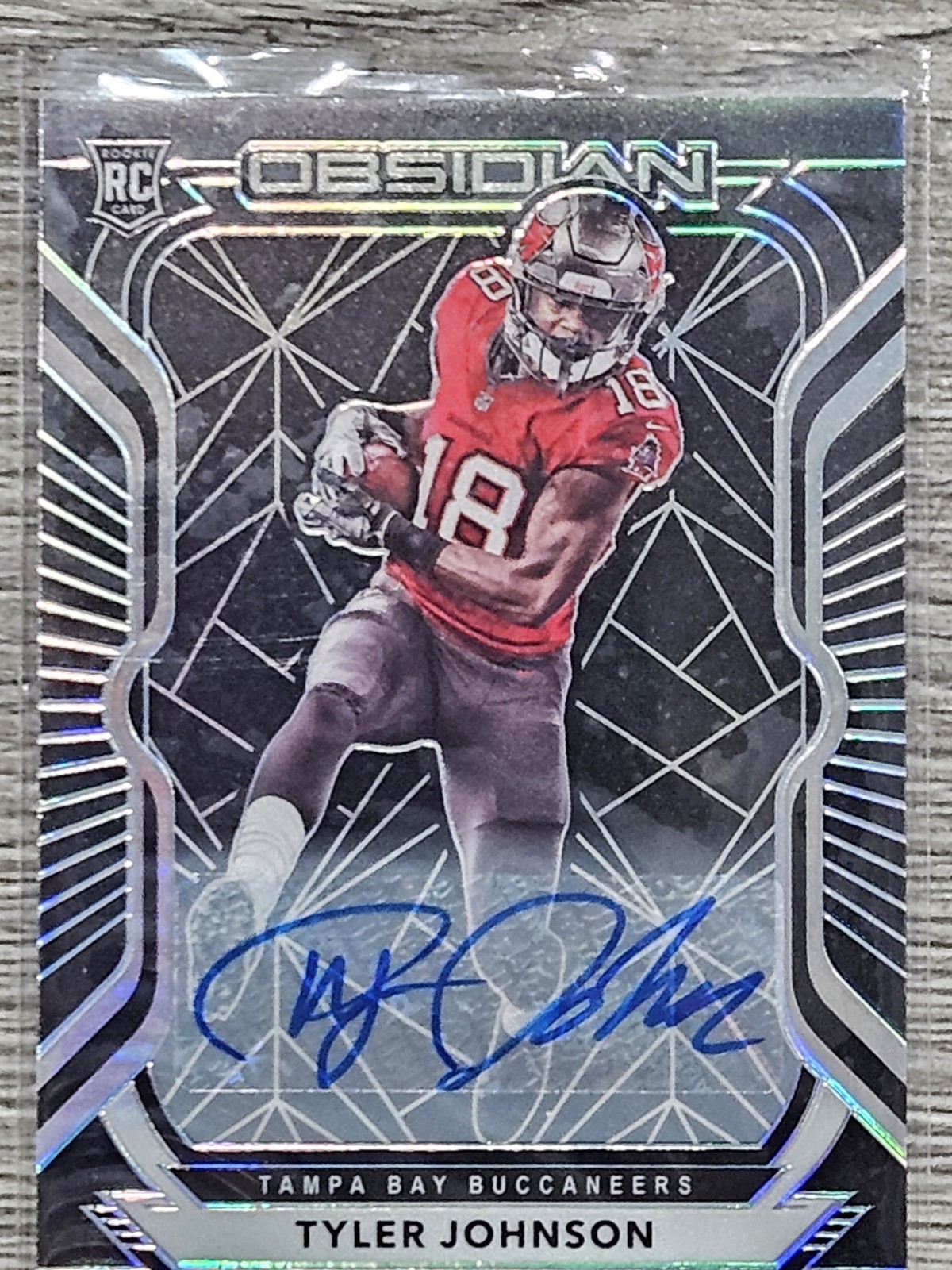 Tyler Johnson Panini Obsidian #141 Autograph-Electric Etch Green
