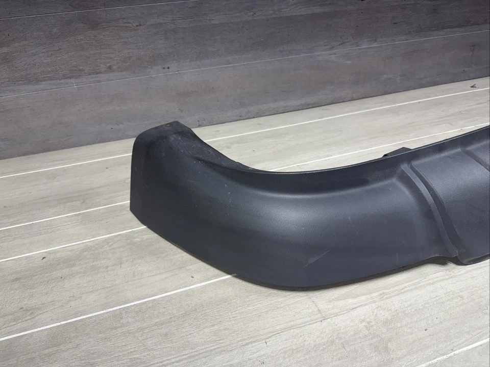 Panel de cenefa de parachoques inferior trasero Chevrolet Equinox 2016 a 2017 OEM 23477042 R7901 Foto 4 de 4