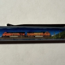 Trains Magazine Floaty Pen BNSF ES44AC SD70MAC Engine Moves Railroad Railway