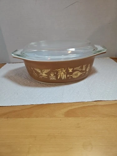 Vintage Pyrex 1.5 Quart Oval Covered Casserole Dish Featuring Early Americn Pat.