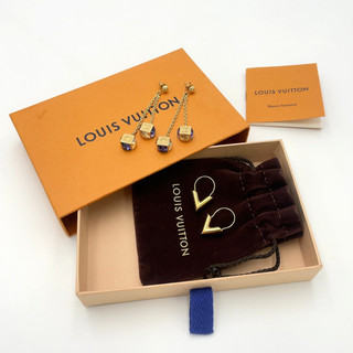 Auth LV M65179 Boucle Reuille Gambling/M61088 Essential V Earring W/Box BA020277