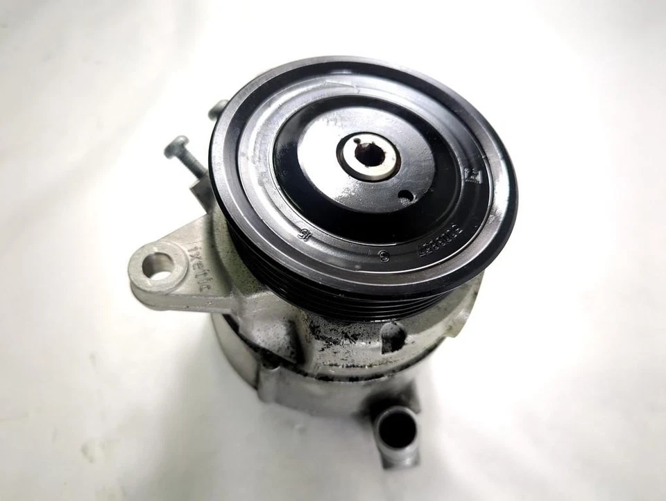 CPLA-5F489-BB Power Steering Pump Land Rover Range Rover Sport 4.4 SDV8 4x4 250KW - Image 2 of 4