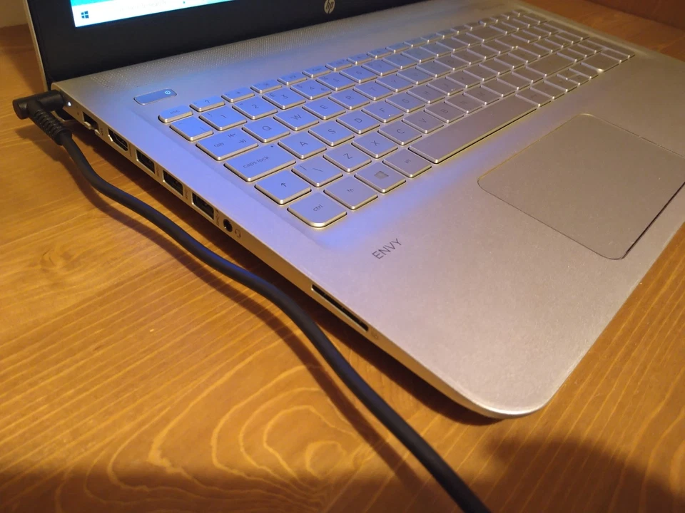 HP Envy 15-ah150sa 15.6" FHD AMD A10 4GB RAM 500GB HDD Windows 10 Laptop READ - Image 4 of 4