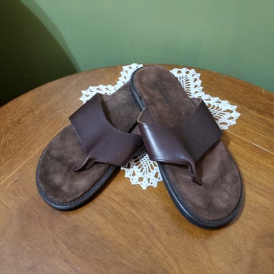 brooks brothers flip flops