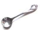 LUNT Sterling Silver MOUNT VERNON Pattern 2 1/4" SALT CELLAR SPOON Mono S Vtg