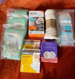 Boon Trove Passive Breast Pump & Breastfeeding lot Medela Gel Pads Storage Bags