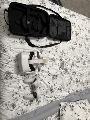 Oculus Quest 2 White Standalone VR Headset USB-C with Controllers, Charger, Case