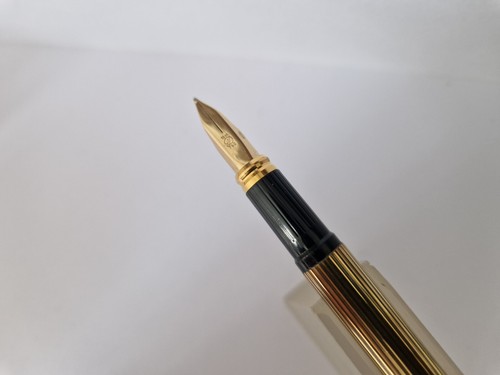 ST, Dupont Classique Füllfederhalter - Feder 18 K-750 - mittlere Feder - vergoldetes Etui. - Bild 7 von 9