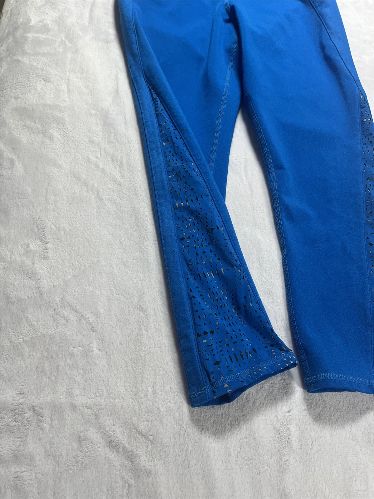 alo-yoga bright leggings