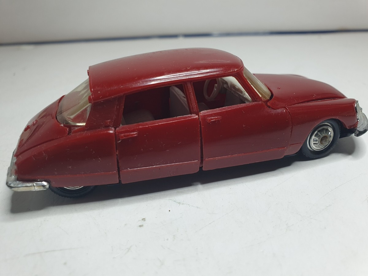 Ancienne NOREV Citroën DS 21 N°158 Au 1/43 (avec Socle DS 19 N°48) - France