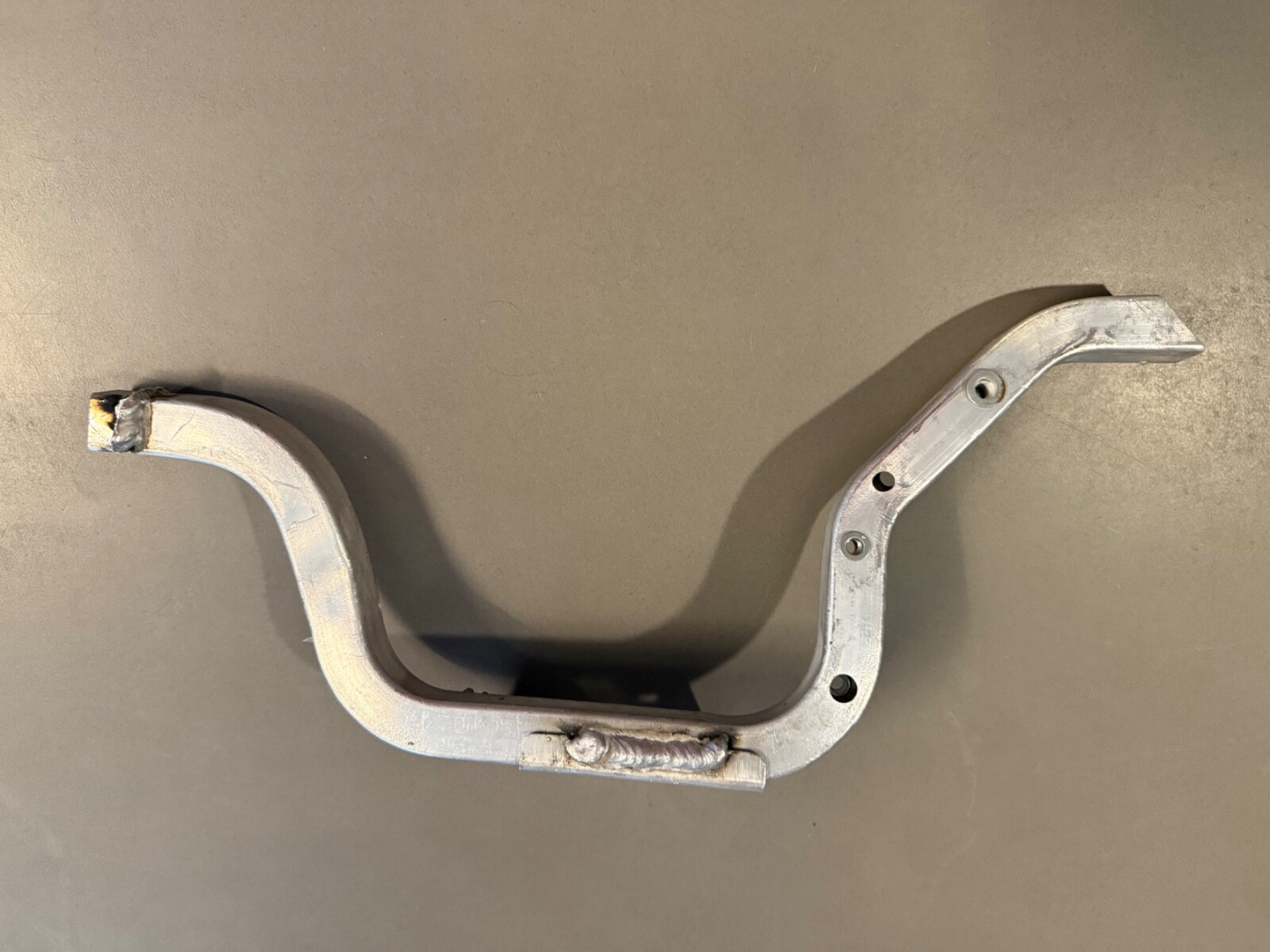 ferrari 458 upper bracket for left radiator cage 84629400 82520800