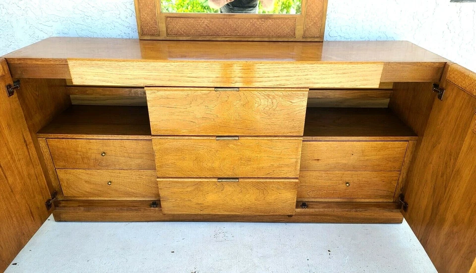 Cómoda Founders MCM tapa de vidrio credenza Foto 4 de 4
