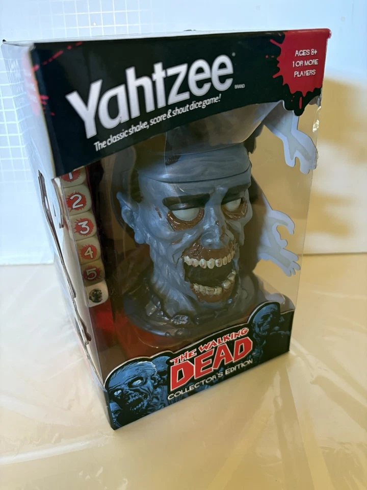 Hasbro Yahtzee The Walking Dead Collector Edition Dice Game NEW SEALED 2014 - Image 3 of 4