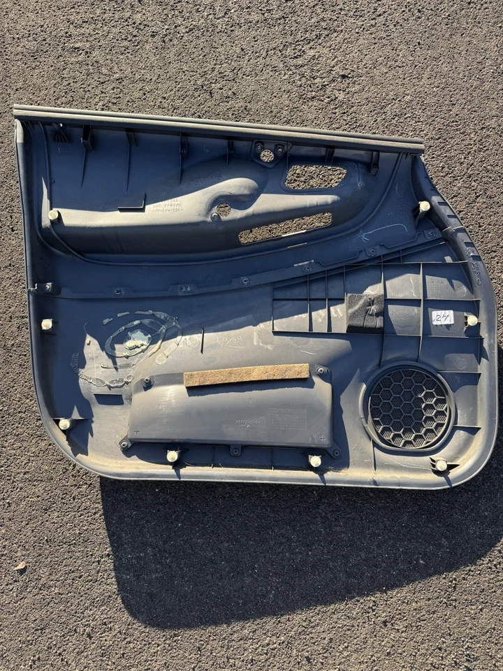 Suzuki Aerio 2006 pasajero interior puerta panel moldura 162146 Foto 4 de 4