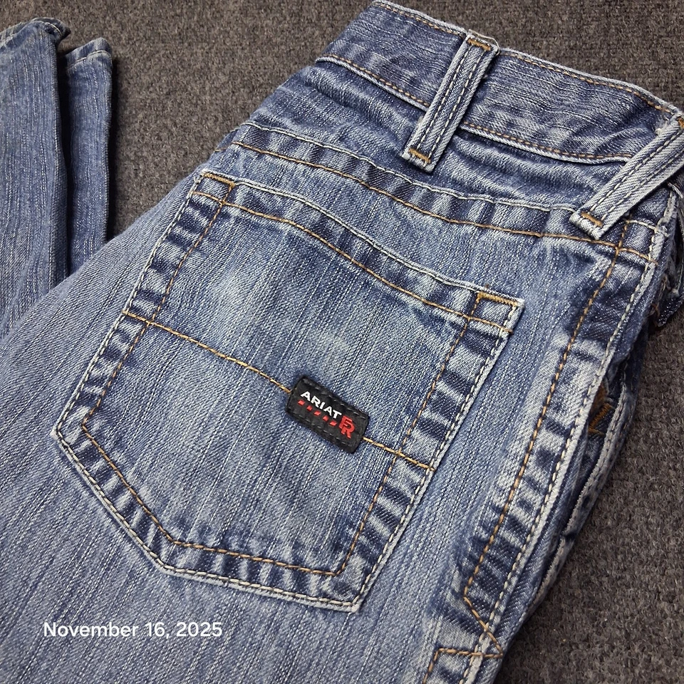 Pantalones de mezclilla Ariat M4 FR relajados corte bota talla 34x34 resistentes al fuego CAT2 Foto 2 de 4