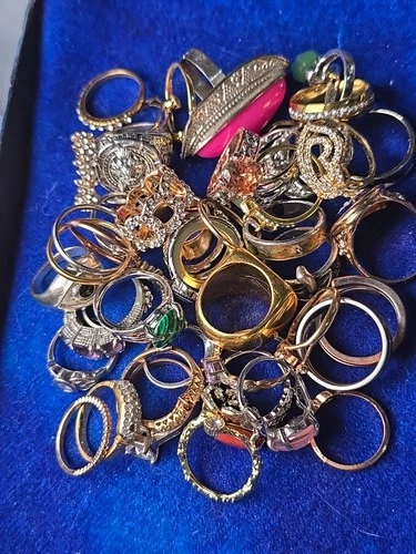 Bling Vintage Mod Costume Jewelry LOT 42 RINGS Cz Stone