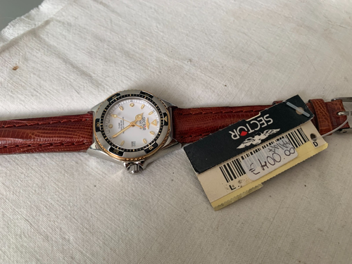 Sector SGE700 Lady Diver Quartz 200 meters cassa acciaio 30mm tag NOS - Imagen 1 de 10