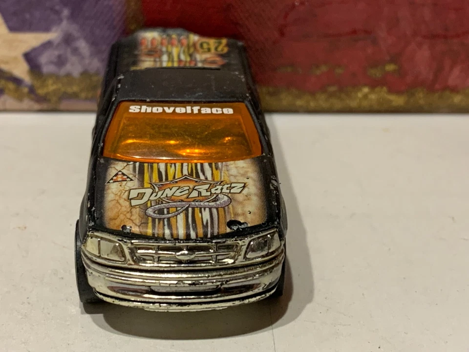 HOT WHEELS 97 FORD F150. 2003 HIGHWAY 35 WORLD RACE BLACK W/CM5 WHEELS LOOSE - Image 3 of 4