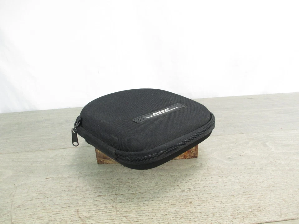 Bose QuietComfort QC2 Acoustic Noise Cancelling Headphone Carrying Hard Case - Image 4 of 4