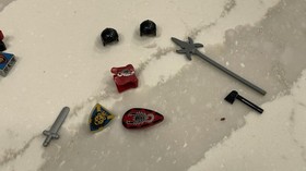 Lego Knights Kingdom 2000-2005 Lot Of 8 Plus Accessories