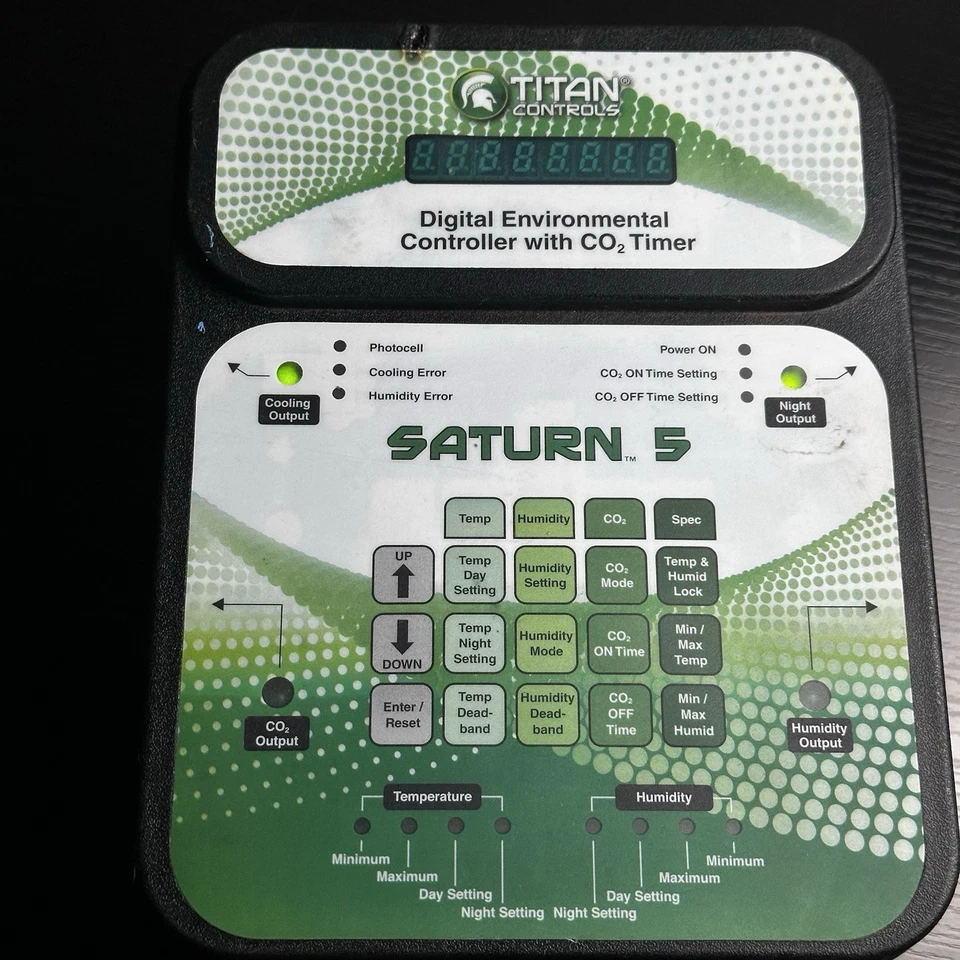 titan controls Saturn 5 Digital Environmental Controller, Classic Series - Image 2 of 4