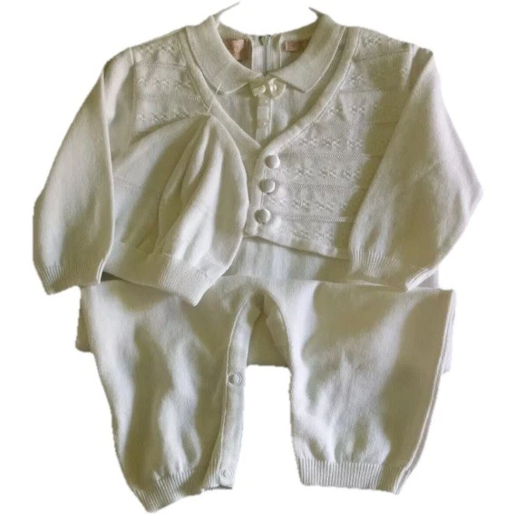 COLEÇÃO BOUTIQUE BEBÊ MENINO MALHA BRANCA BATISMO CASAMENTO MACACÃO COM SAPATOS MACIOS TAMANHO 9M - Imagem 4 de 4