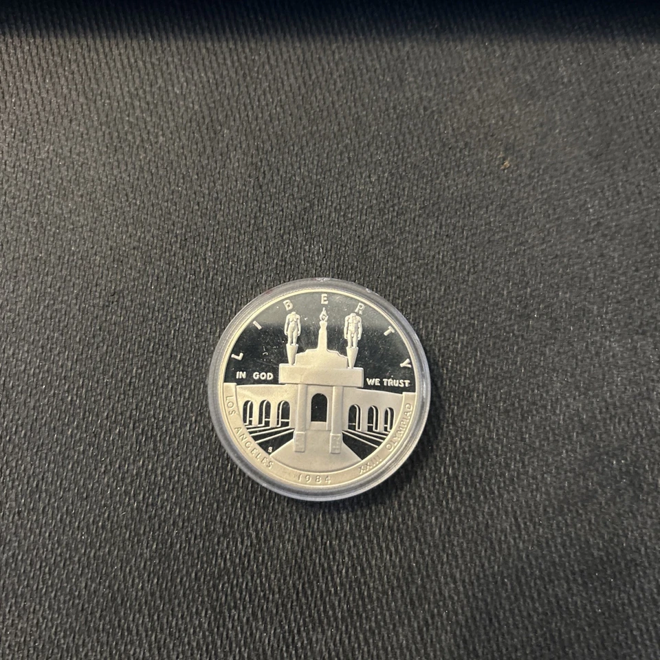 1984-S US Olympic Game Los Angeles Silver Dollar. Original Box CERT Pure silver  - Image 2 of 4