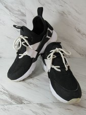 nike huarache city black and white