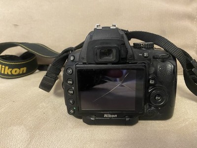 Nikon D5000 Digital SLR Camera w/ AF-S DX Nikkor 18-55mm Lens