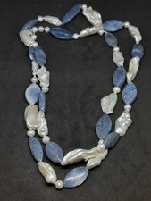 Collana lunga di perle, perle keshi grandi e corallo blu