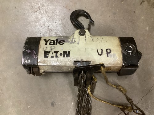 YALE EATON Air Chain Hoist, 1000 lb. Cap., 10 ft. Lift, Pneumatic Hoist