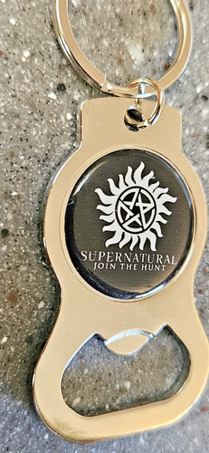 Supernatural TV-Serie JOIN THE HUNT Logo Metall Schlüsselanhänger Flaschenöffner - Bild 2 von 4