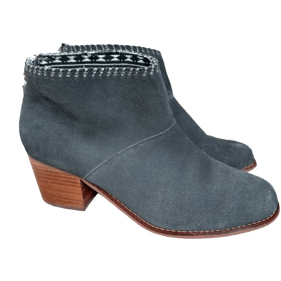 TOMS Womens Leila Ankle Bootie Suede Leather Boots Grey Tassel Zip size 9.5